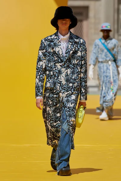 Look 61